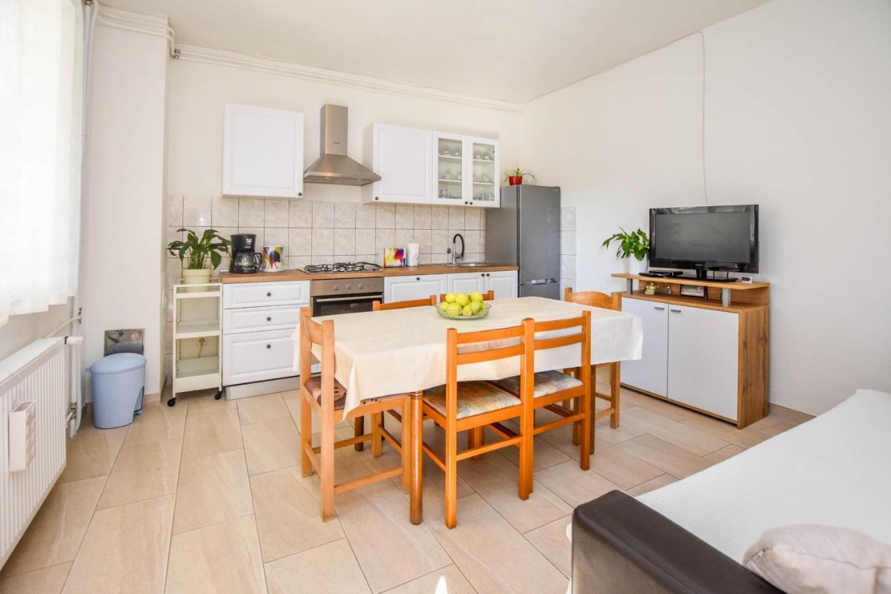 Kuca Za Odmor Lucija Apartment Vrana  ภายนอก รูปภาพ