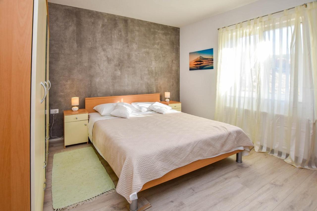 Kuca Za Odmor Lucija Apartment Vrana  ภายนอก รูปภาพ