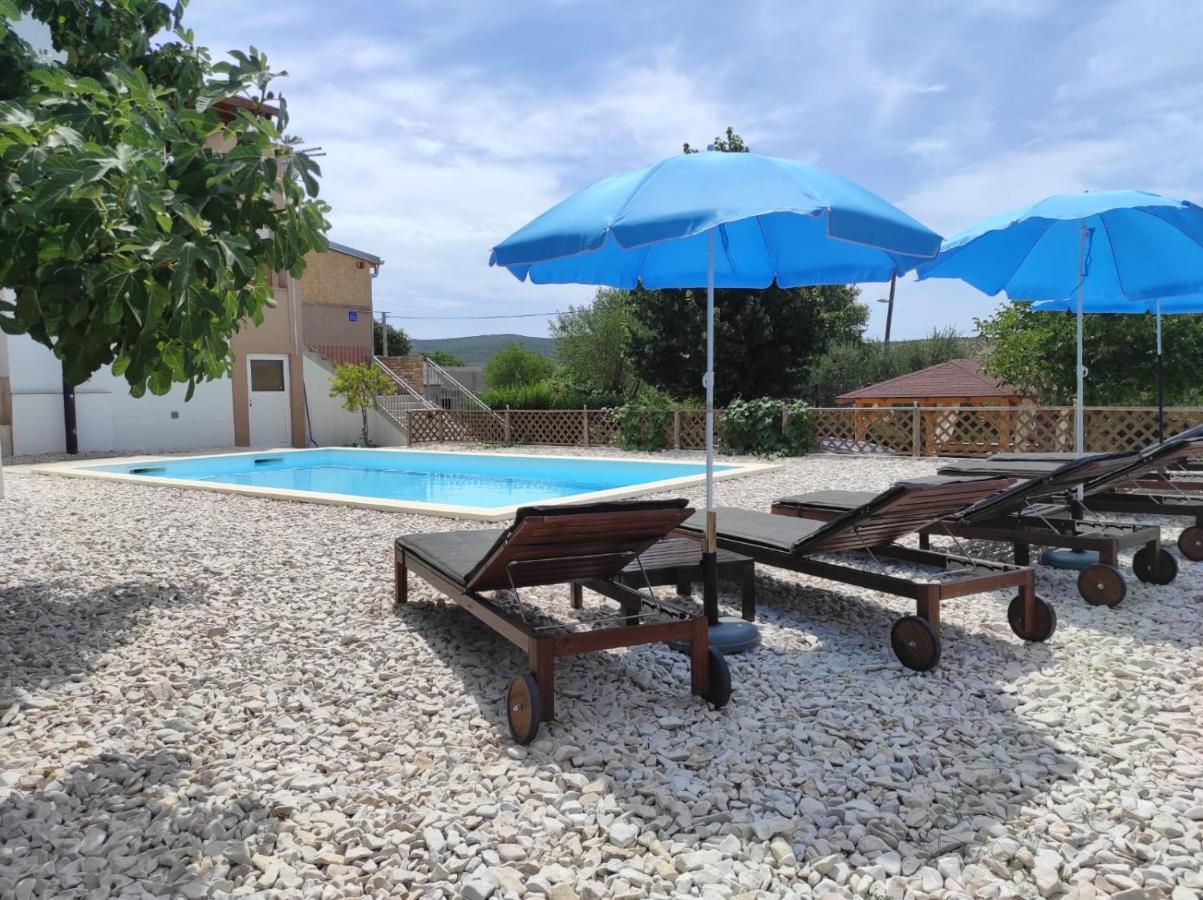 Kuca Za Odmor Lucija Apartment Vrana  ภายนอก รูปภาพ