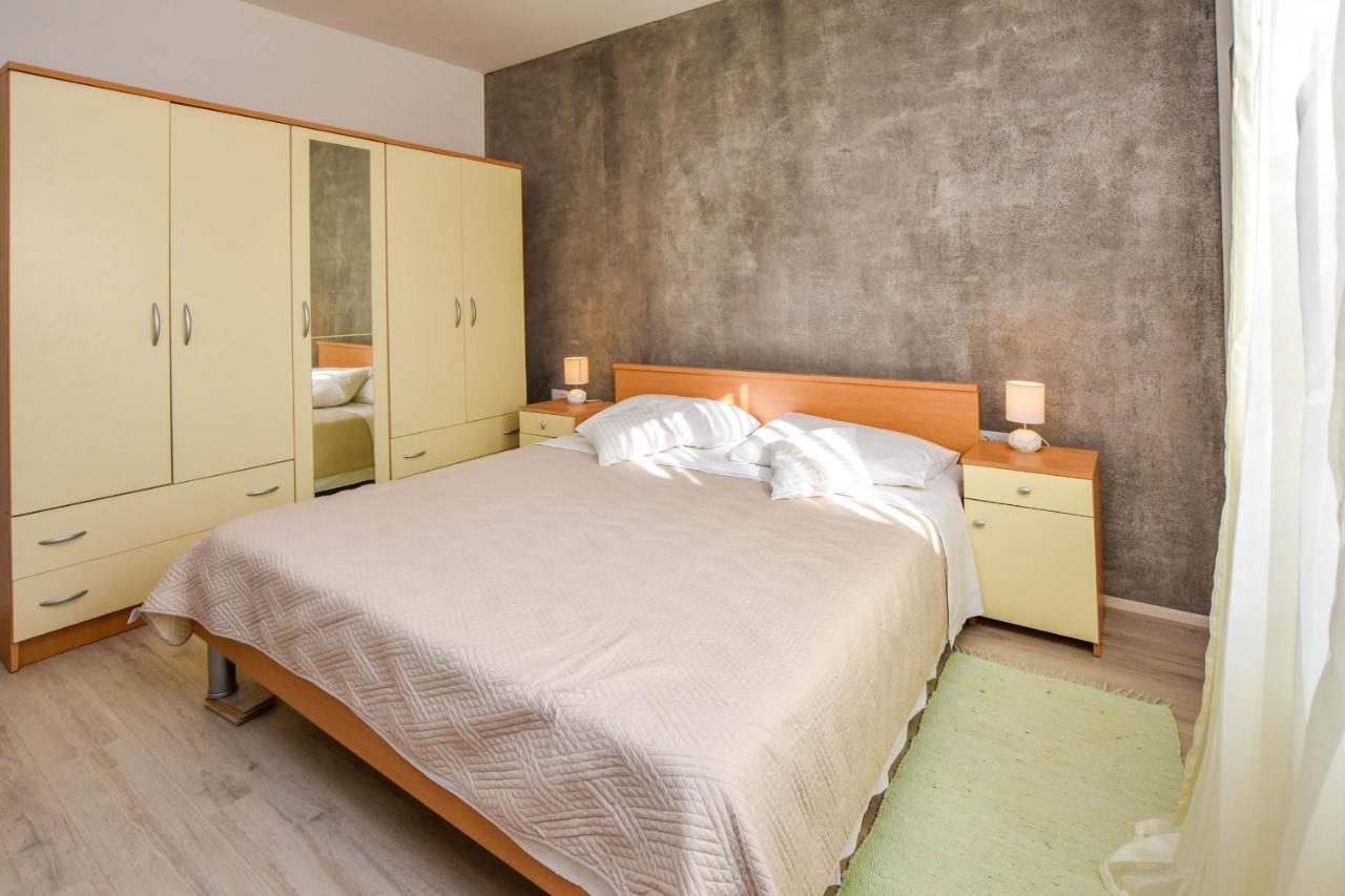 Kuca Za Odmor Lucija Apartment Vrana  ภายนอก รูปภาพ