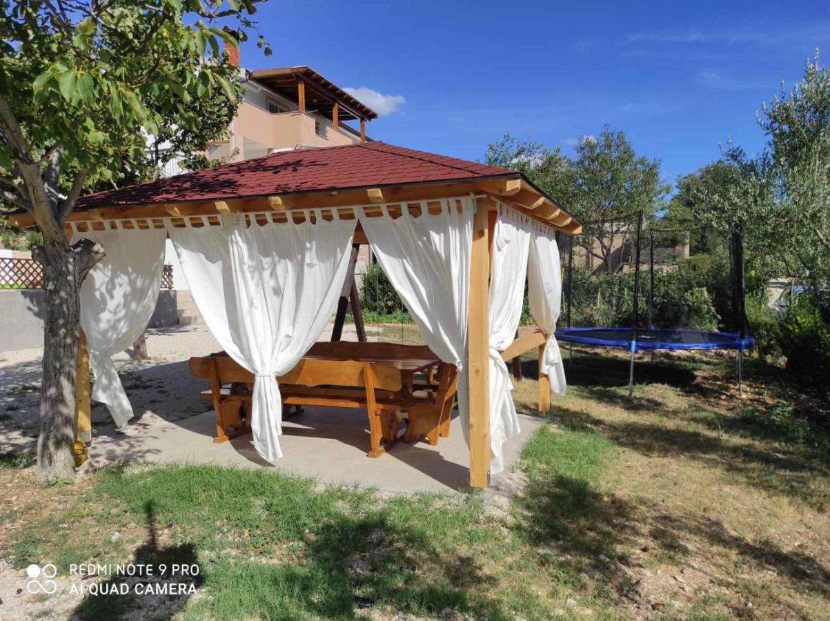 Kuca Za Odmor Lucija Apartment Vrana  ภายนอก รูปภาพ