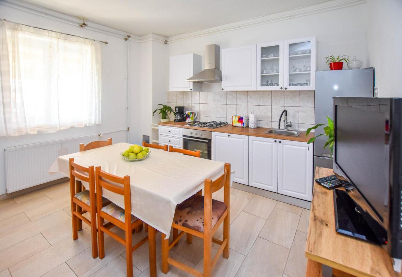 Kuca Za Odmor Lucija Apartment Vrana  ภายนอก รูปภาพ