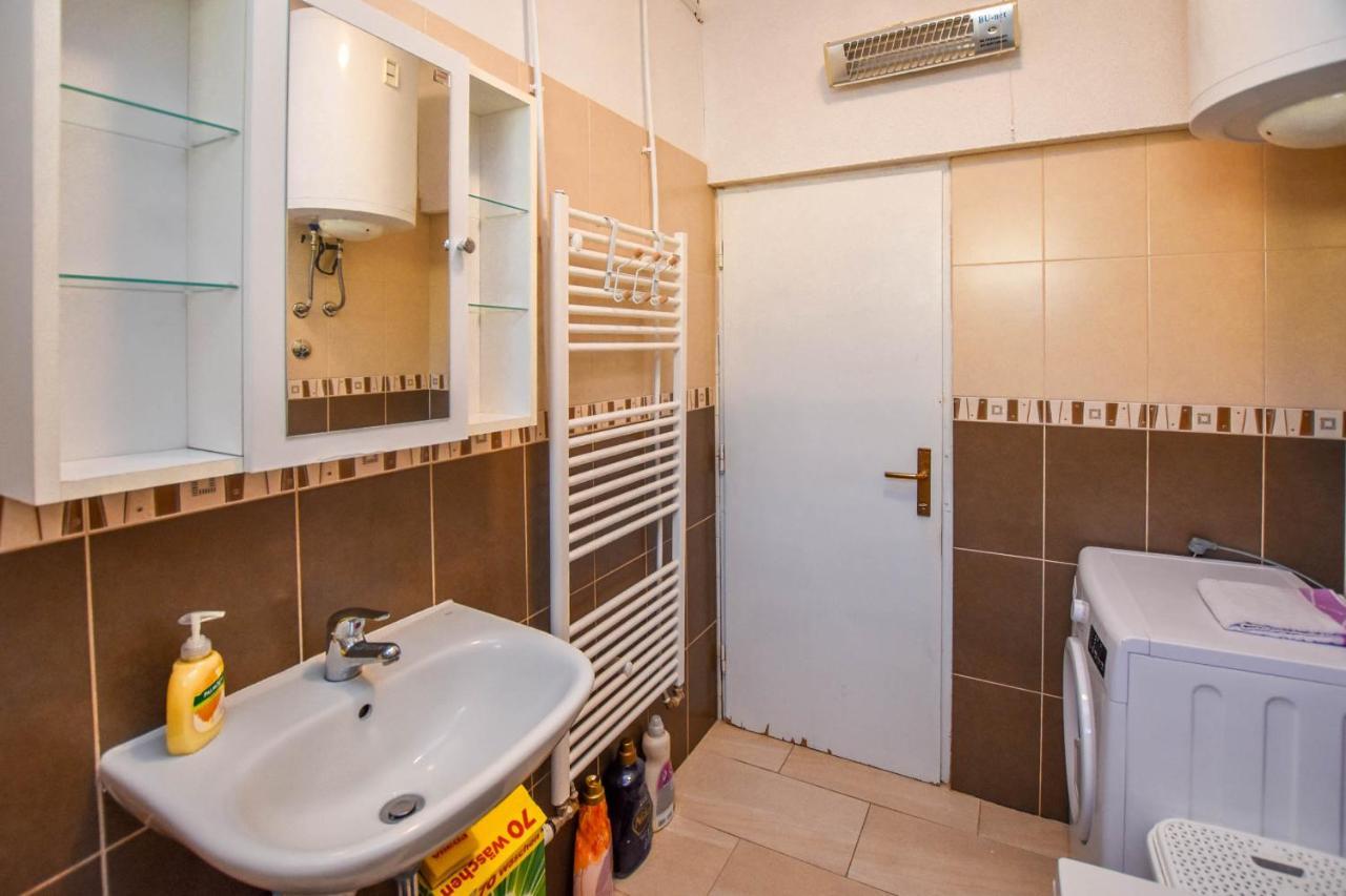 Kuca Za Odmor Lucija Apartment Vrana  ภายนอก รูปภาพ