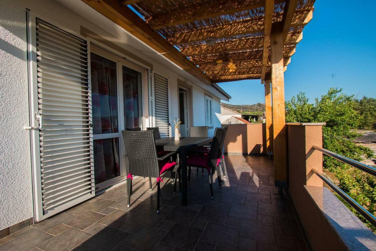 Kuca Za Odmor Lucija Apartment Vrana  ภายนอก รูปภาพ