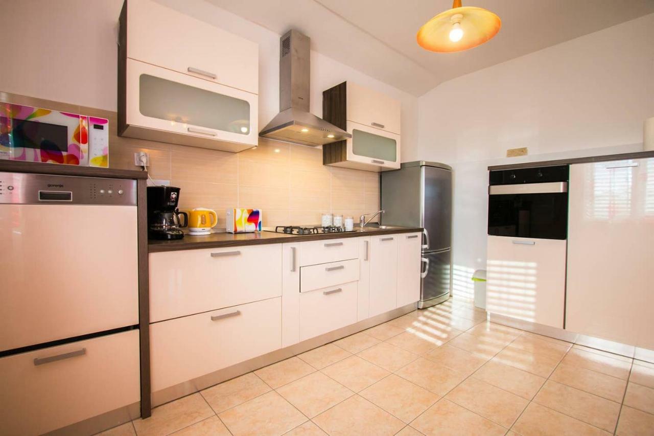 Kuca Za Odmor Lucija Apartment Vrana  ภายนอก รูปภาพ