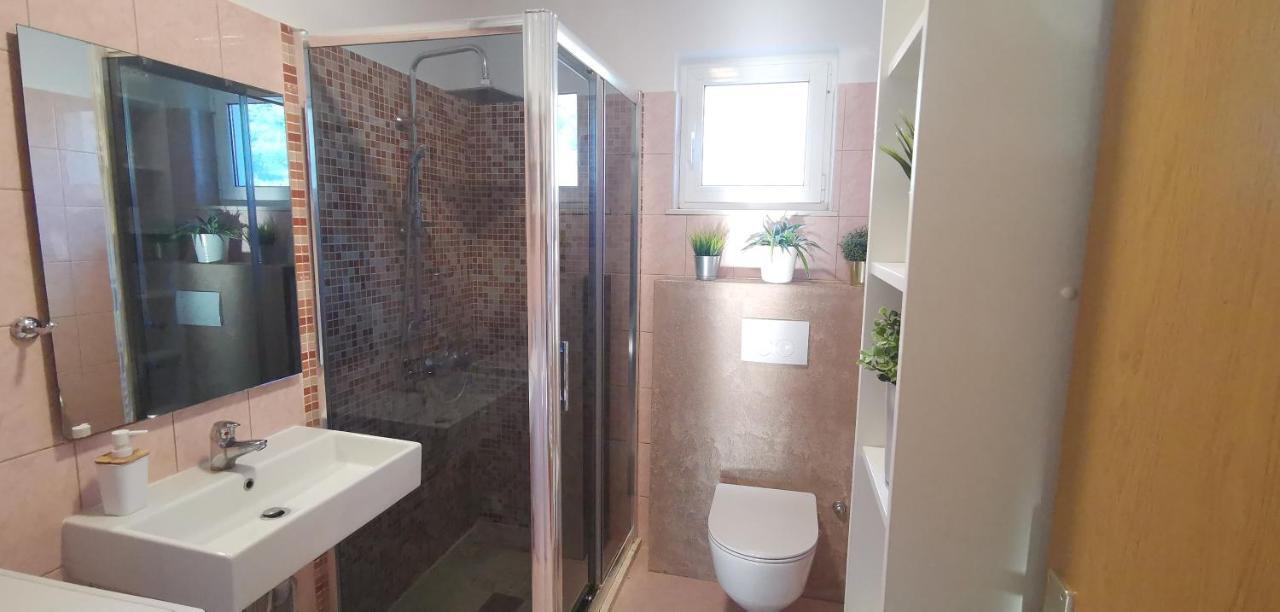 Kuca Za Odmor Lucija Apartment Vrana  ภายนอก รูปภาพ