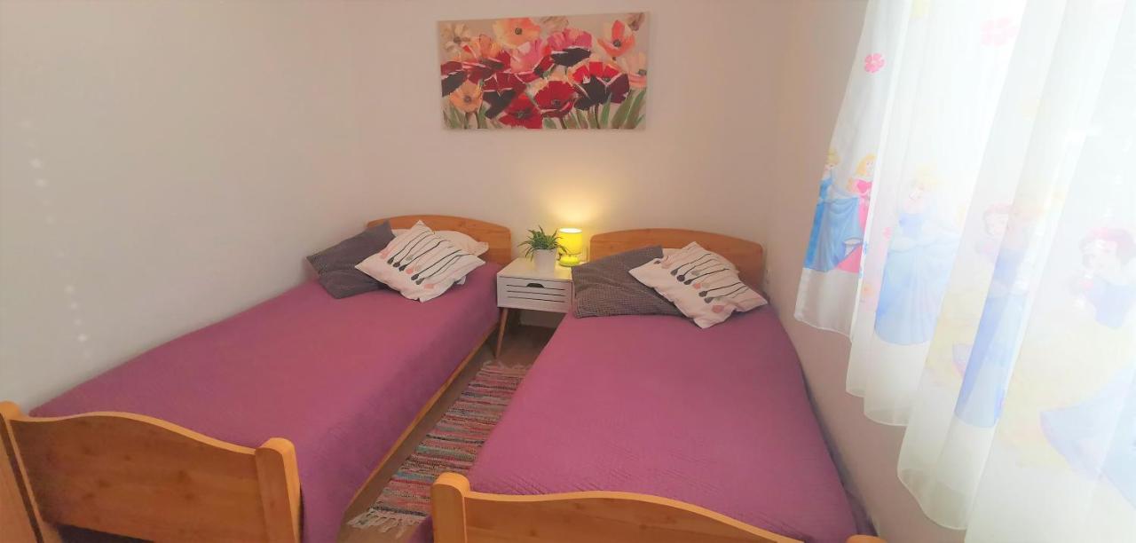 Kuca Za Odmor Lucija Apartment Vrana  ภายนอก รูปภาพ